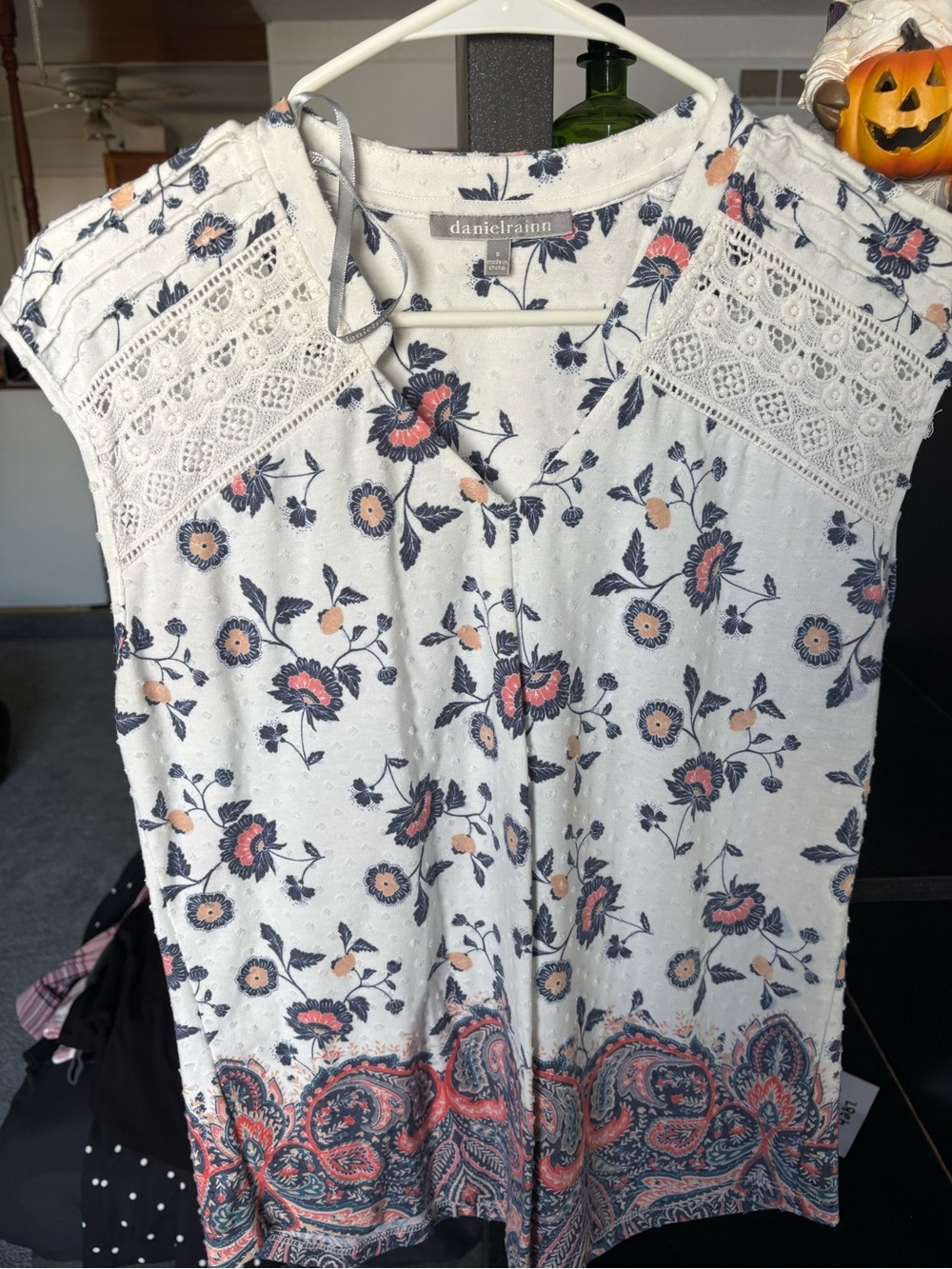 Daniel Rainn White Floral Lace Cap-Sleeve Blouse with Navy and Coral Accents